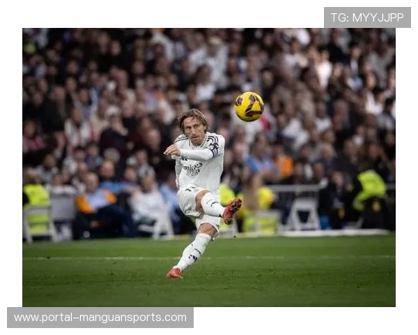 老将莫德里奇替补登场，皇马中场新老交替进行时